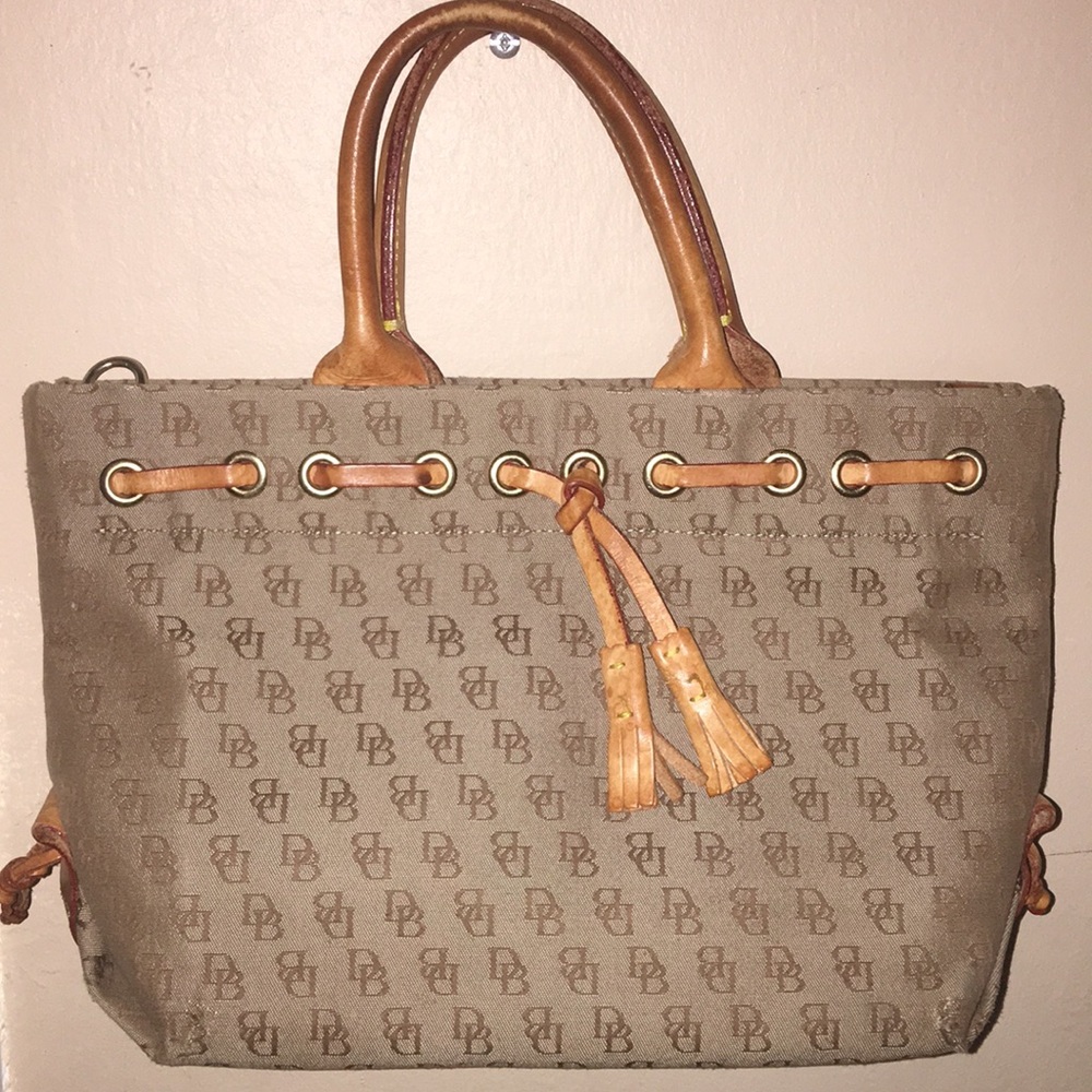 Cutest Dooney & bourke vintage purse